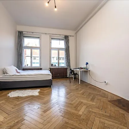 Legerova Apartments Praag Buitenkant foto