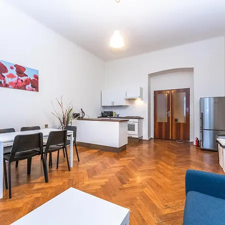 Legerova Apartments Praag Buitenkant foto