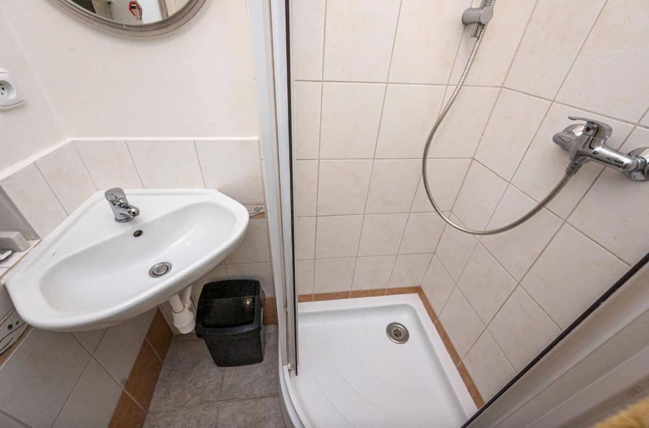 Legerova Appartement Praag